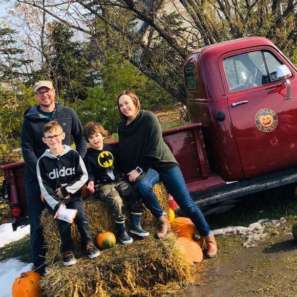 Meet your Posher, Christy - Picture 1 of 1